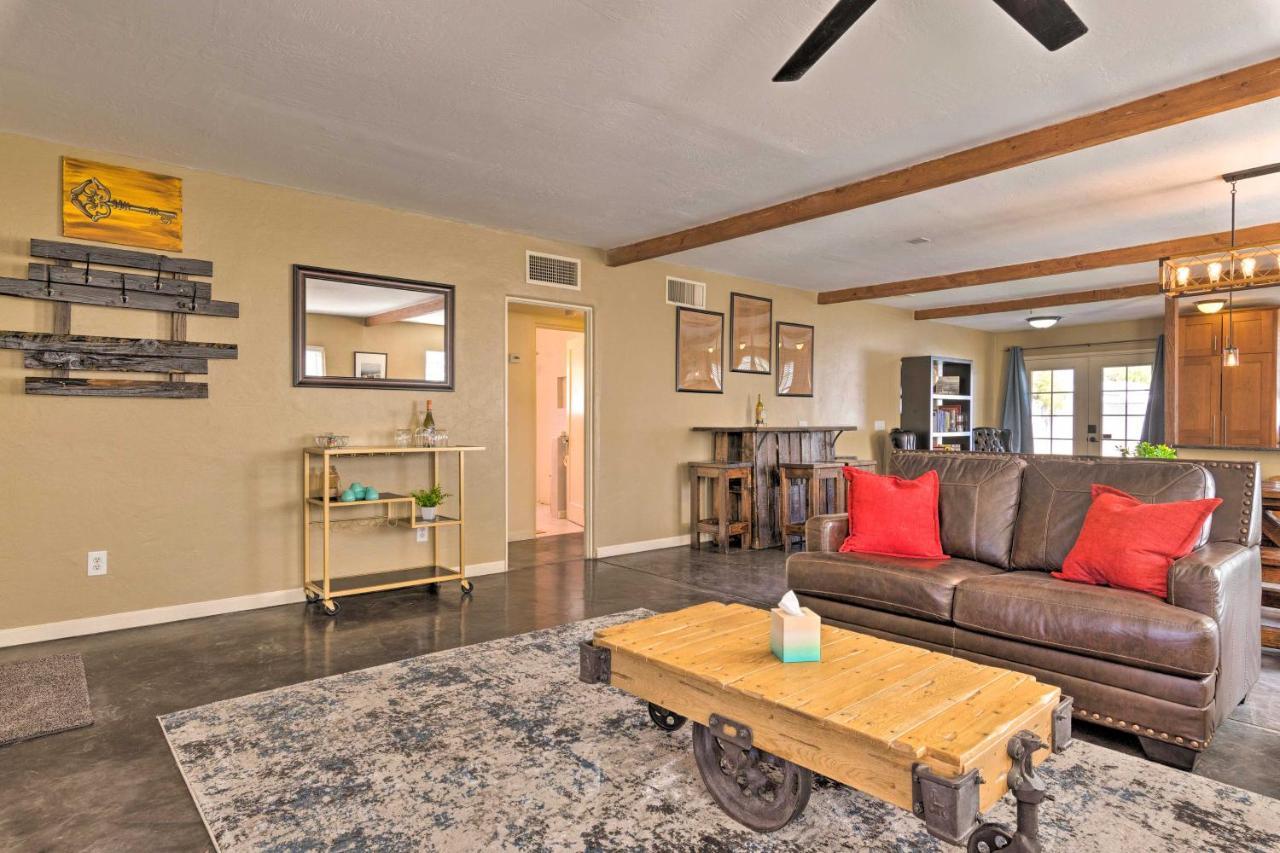 Central Phoenix Cottage With Private Yard! Exterior photo