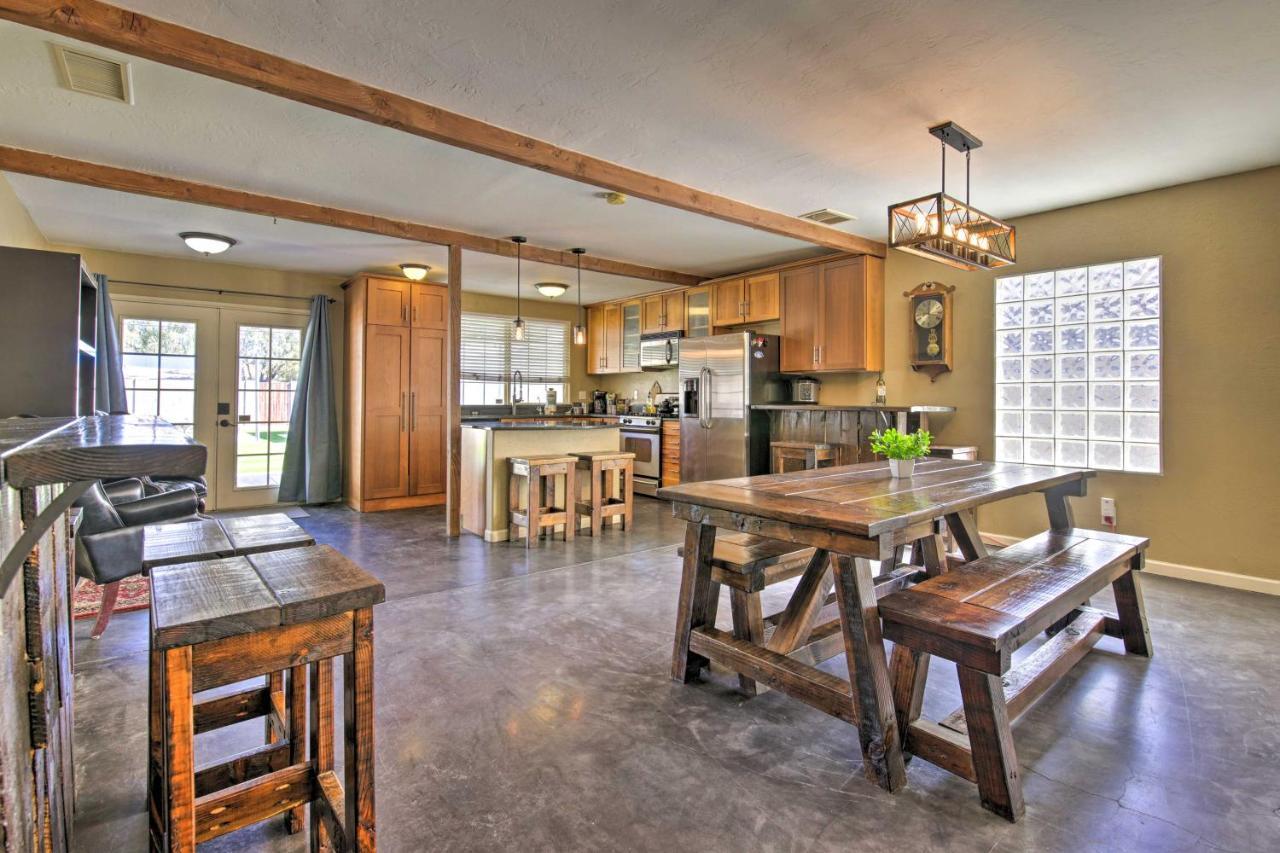 Central Phoenix Cottage With Private Yard! Exterior photo
